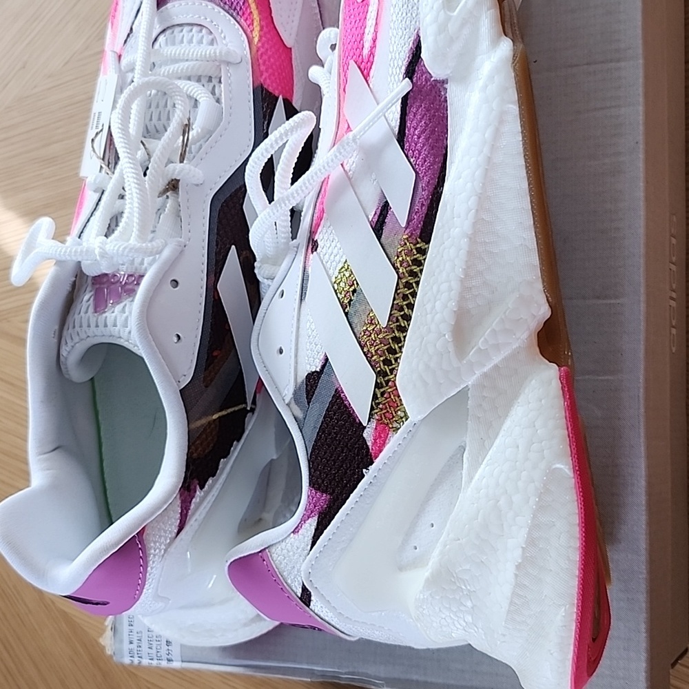 Womens Adidas Shoes - Picture 6 of 9